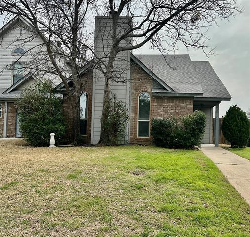 2832 Shady Brook Dr in Bedford, TX - Building Photo