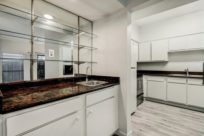 property at 1818 Augusta Dr