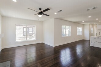 1131 Brunner Ave in Dallas, TX - Building Photo - Building Photo