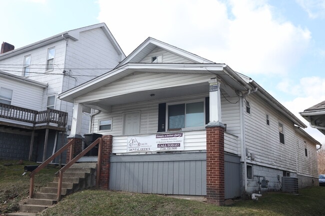 633 Park St, Unit A in California, PA - Foto de edificio - Building Photo