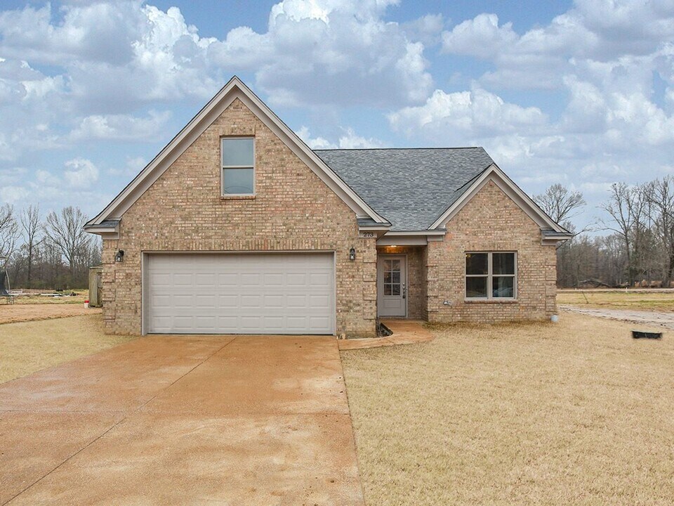 273 Tipton Crossing Ave in Atoka, TN - Building Photo