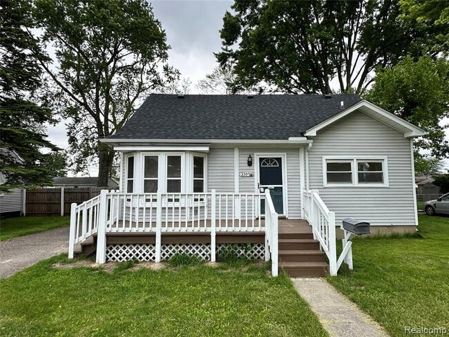 33050 John Hauk St in Garden City, MI - Building Photo - Building Photo