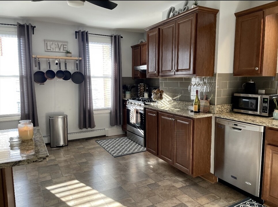 74 Nightingale St in Boston, MA - Building Photo