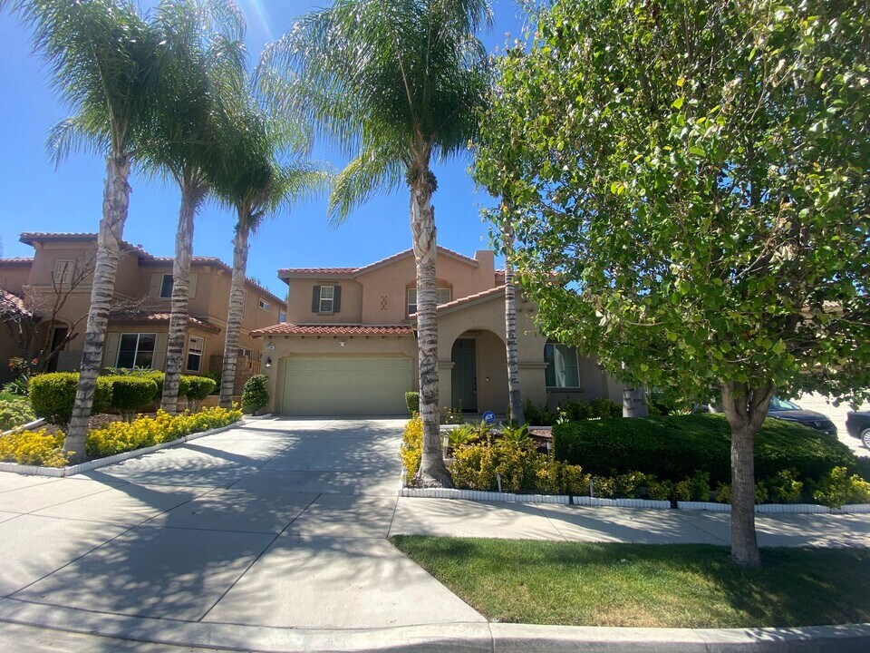 32341 Rock Rose Dr in Lake Elsinore, CA - Building Photo