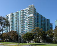 Azzurra in Marina Del Rey, CA - Foto de edificio - Building Photo