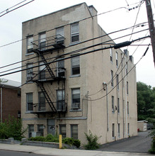 17 Teaneck Rd in Ridgefield Park, NJ - Building Photo - Building Photo