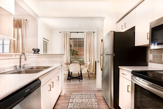 The Boulevard at Sonterra in San Antonio, TX - Foto de edificio - Building Photo