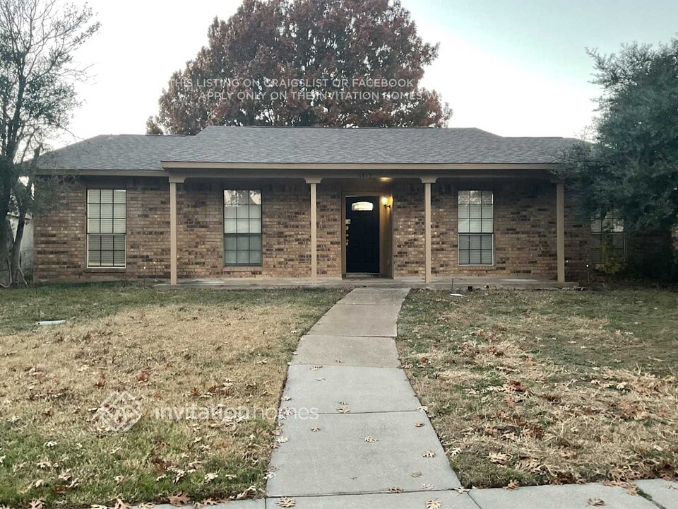 6813 Curry Dr in The Colony, TX - Foto de edificio