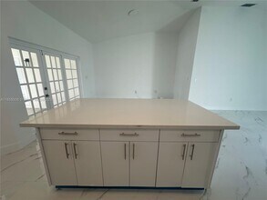 17990 SW 135th Ave in Miami, FL - Building Photo - Building Photo