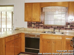 4102 Kirby Dr in San Antonio, TX - Building Photo - Building Photo