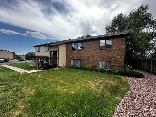 2621 E Uintah St in Colorado Springs, CO - Building Photo - Building Photo