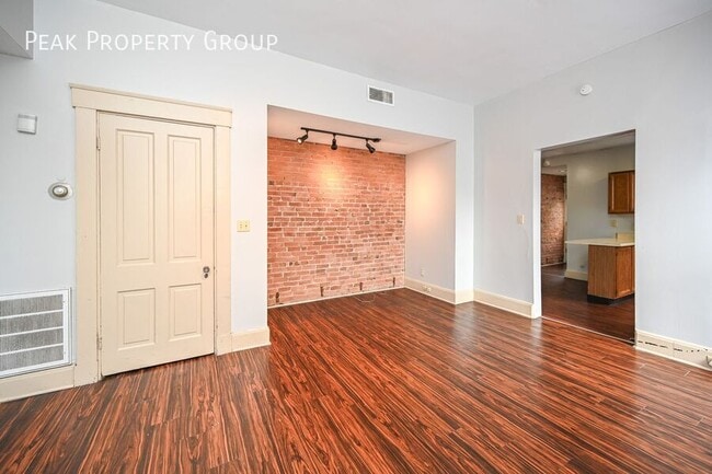 32 E Hollister St in Cincinnati, OH - Building Photo - Building Photo