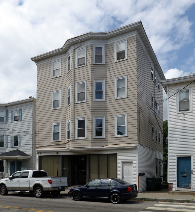 528 Charles St in Providence, RI - Foto de edificio - Building Photo