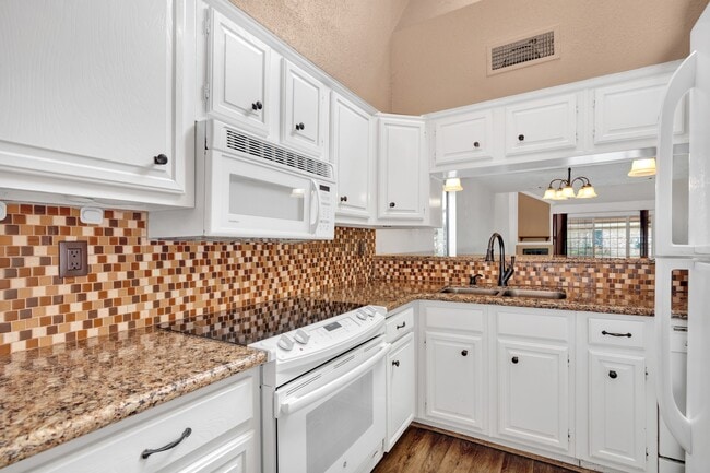 property at 2001 Lakewood Ct