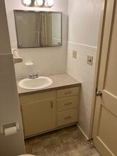 2198 Lehman St, Unit Apt #5 in Lebanon, PA - Foto de edificio - Building Photo