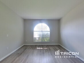 1409 Greely Ct in Zephyrhills, FL - Building Photo - Building Photo