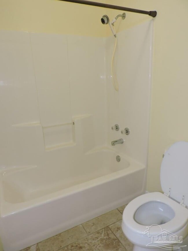 7008 Andros Dr in Pensacola, FL - Building Photo - Building Photo