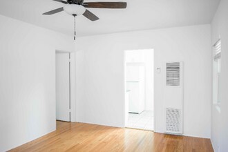 2900 Exposition Blvd in Santa Monica, CA - Building Photo - Building Photo