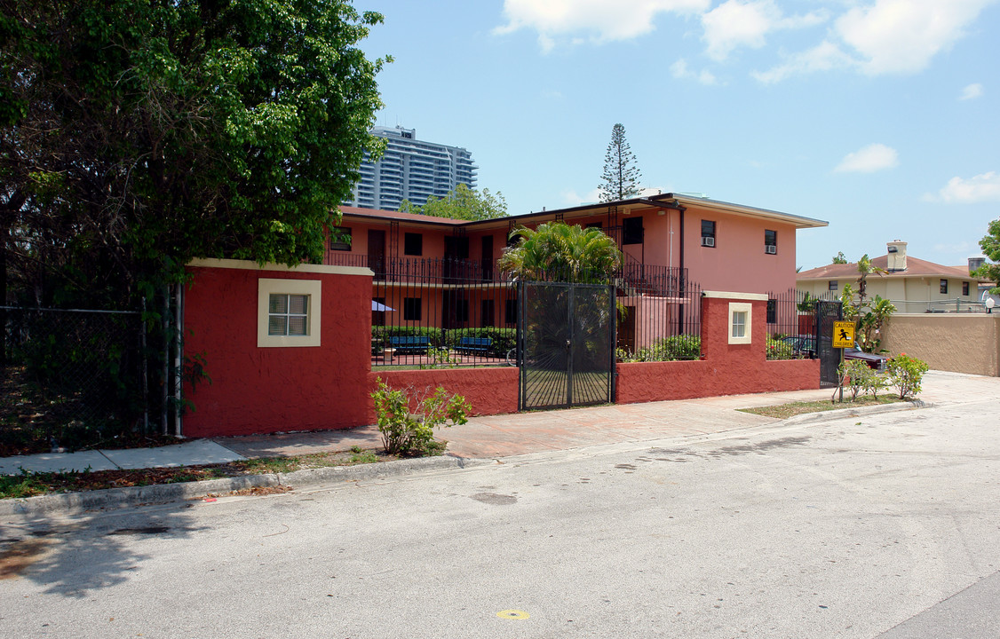 451 NE 31st St in Miami, FL - Building Photo