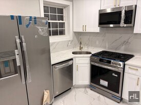 SCHURZ AVENUE, BRONX in Bronx, NY - Building Photo