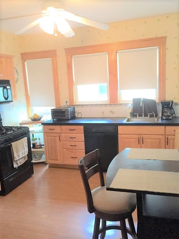 80 Quincy St, Unit 1 in Medford, MA - Foto de edificio - Building Photo