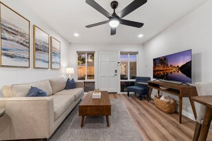 4442 Clairemont Dr in San Diego, CA - Building Photo