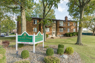 Oak Hill Village Apartments in Willoughby, OH - Building Photo - Building Photo