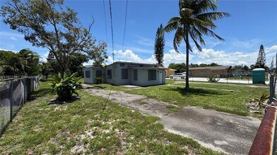 2432 NW 20th St in Fort Lauderdale, FL - Building Photo - Building Photo
