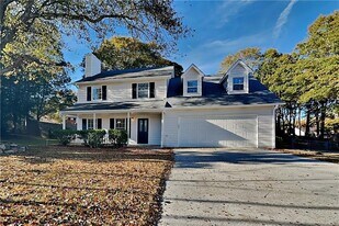 4214 Fiddlers Bend in Loganville, GA - Building Photo