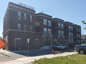 Mead Apartments in Detroit, MI - Building Photo - Building Photo