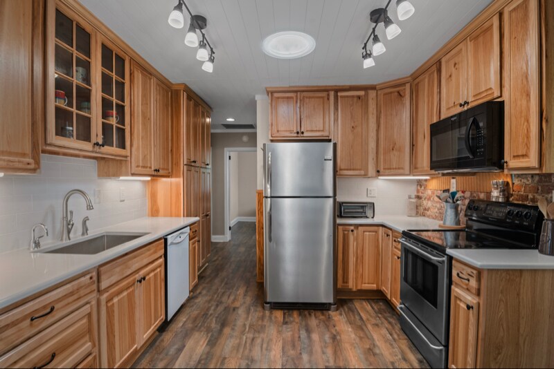 14 Concord St in Greenville, SC - Building Photo