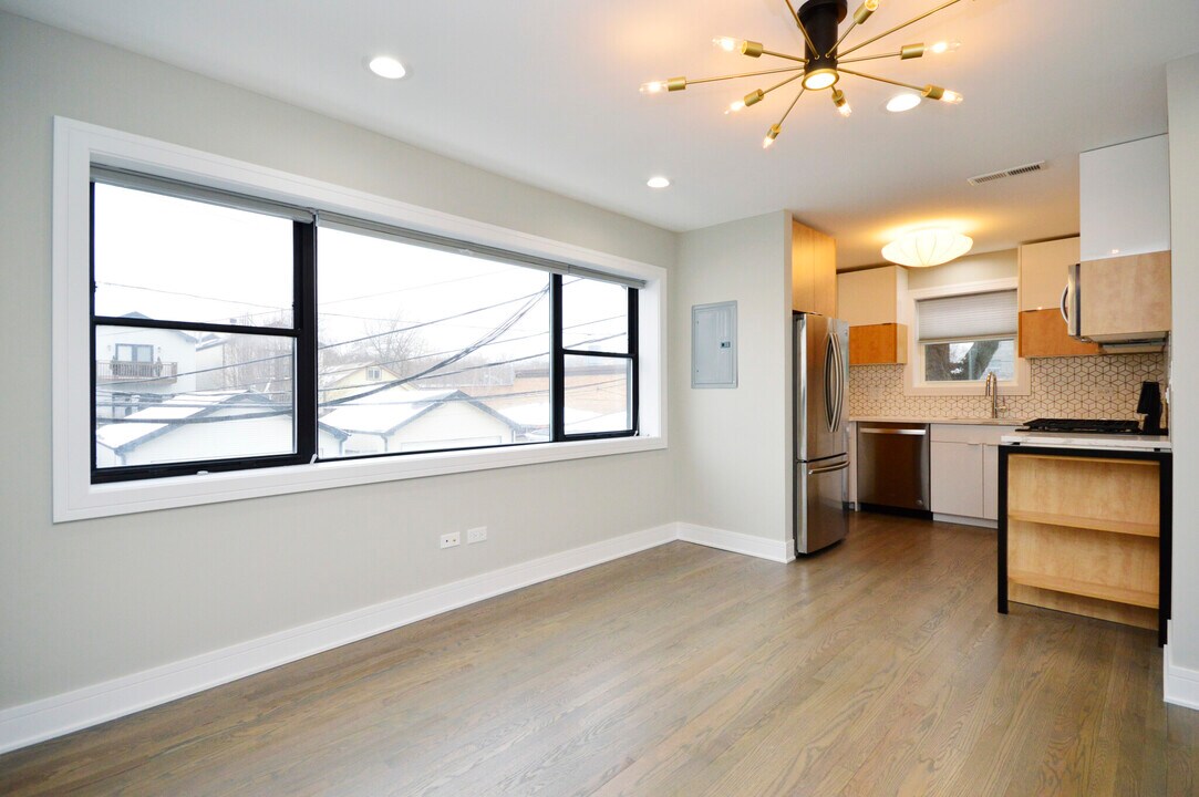 5710 N Hermitage Ave-Unit -103 in Chicago, IL - Building Photo