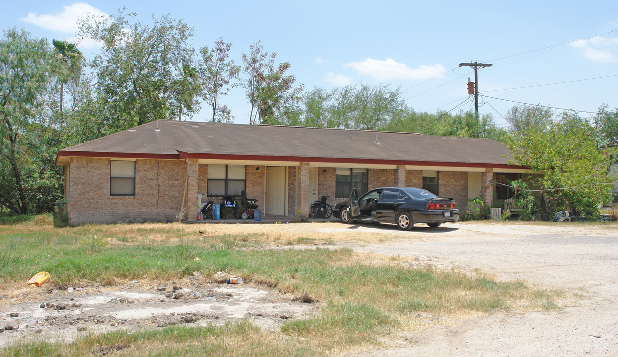 1602 Vela Jackson Ave in La Joya, TX - Foto de edificio