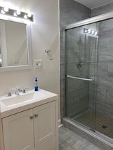 2044 Great Falls St in Falls Church, VA - Foto de edificio - Building Photo