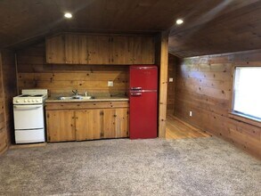 54100 Pine Crest Ave in Idyllwild, CA - Building Photo - Building Photo