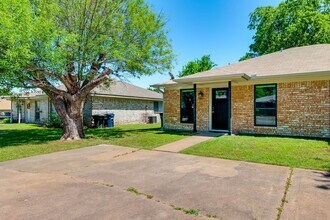 810 Concho Pl in College Station, TX - Building Photo - Building Photo