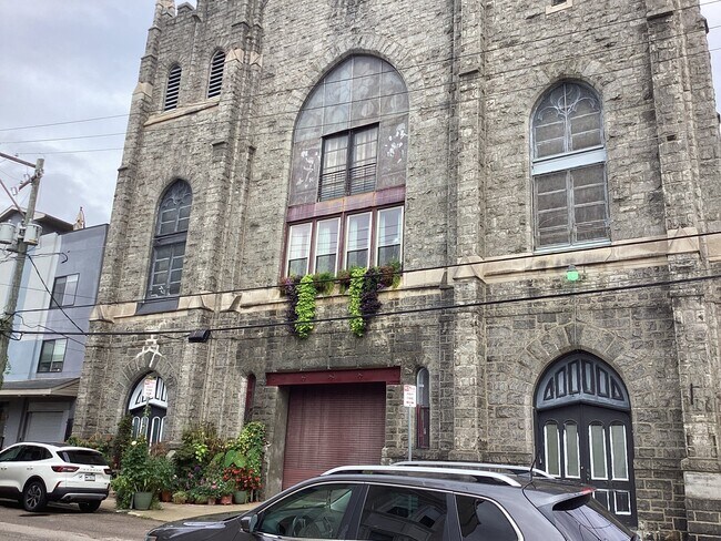 3849 Terrace St, Unit C in Philadelphia, PA - Foto de edificio - Building Photo