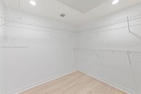 259 Washington Ave, Unit 1039 in Miami Beach, FL - Building Photo - Building Photo