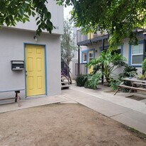 1634 E 5th St, Unit Studio