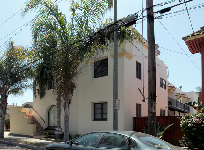 1440 E Florida St in Long Beach, CA - Foto de edificio - Building Photo