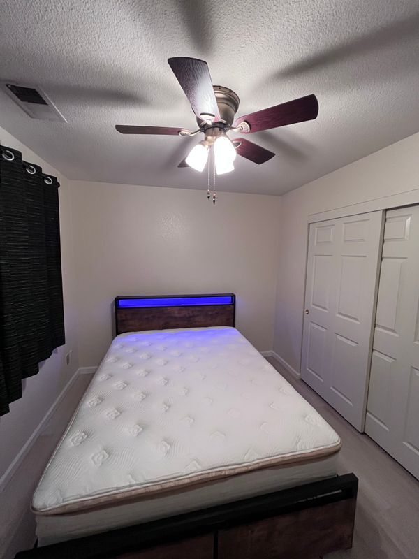 2069 Sand Point Rd in Discovery Bay, CA - Foto de edificio - Building Photo