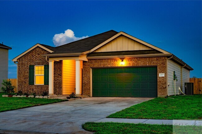 4807 Highland Spgs Dr in Richmond, TX - Foto de edificio - Building Photo