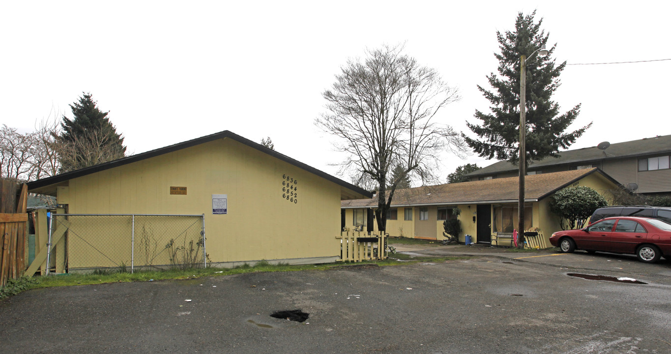 Village East Apartments in Portland, OR - Building Photo