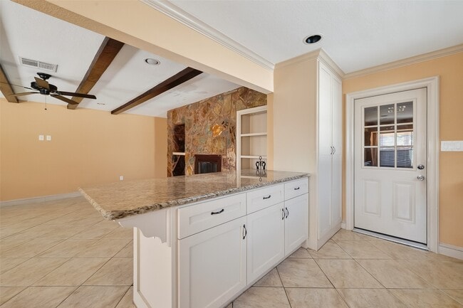 property at 6231 S Briar Knoll Dr