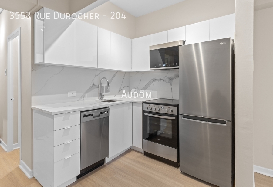 3553 Rue Durocher in Montréal, QC - Building Photo