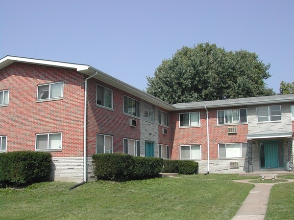 Northbrook Apartments in Florissant, MO - Building Photo