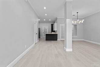 18 N 5th St in McAllen, TX - Building Photo - Building Photo