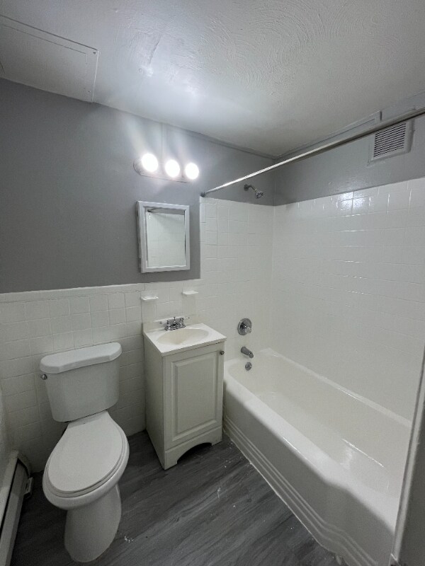 137 Evergreen Ave in Hartford, CT - Building Photo - Building Photo
