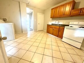 13 E Lee St in Hagerstown, MD - Building Photo - Building Photo