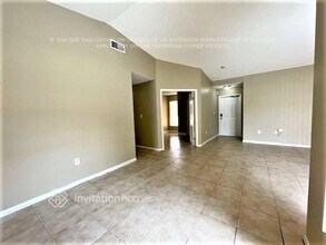 19922 NW 67th Pl in Hialeah, FL - Building Photo - Building Photo